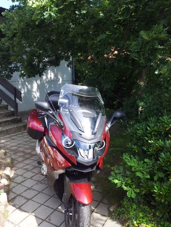 K1600GT_LaminarLipweb.jpg