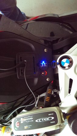 usb-und-schalter.jpg (118.95 KiB) 2963-mal betrachtet usb-und-schalter.jpg