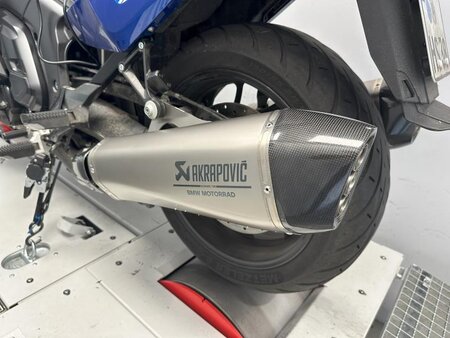 Akrapovic.jpg