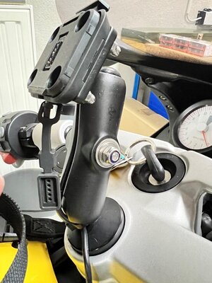bmw k12s_garmin xt & sp connect (1).JPG